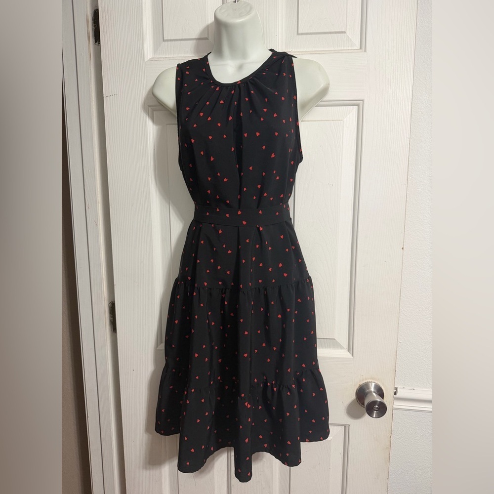 SHEIN sleeveless black tiered mini or midi dress with a red heart print OXL
